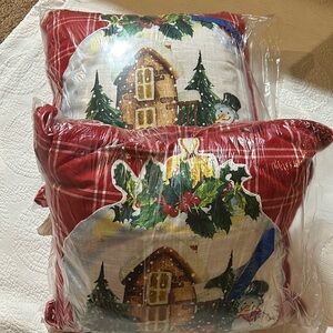 Holiday Decorative Pillows. NWT